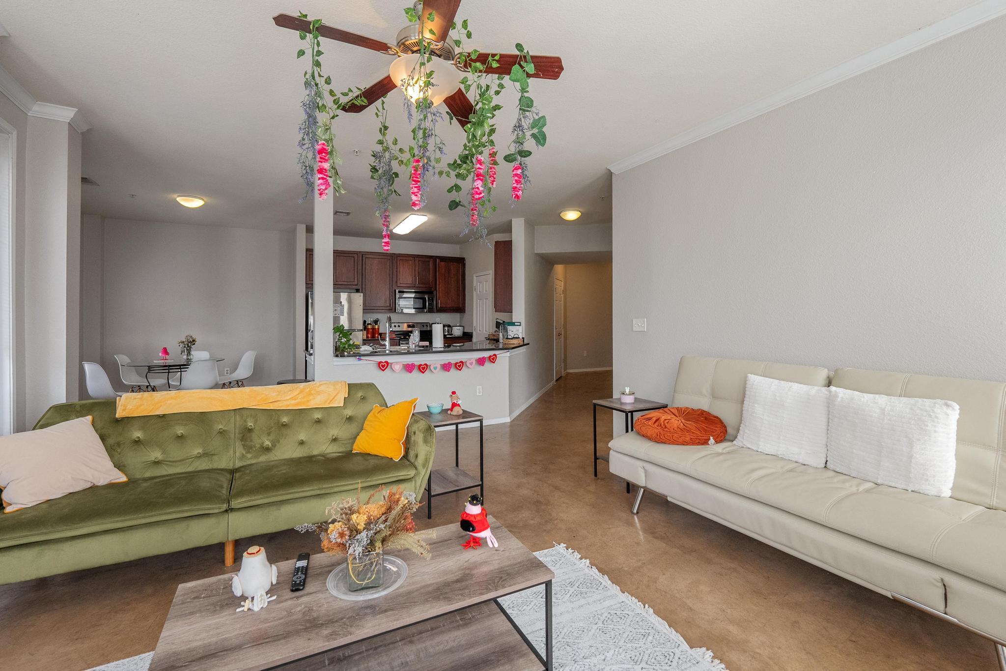 910 W 25th St # 406, Austin, TX 78705