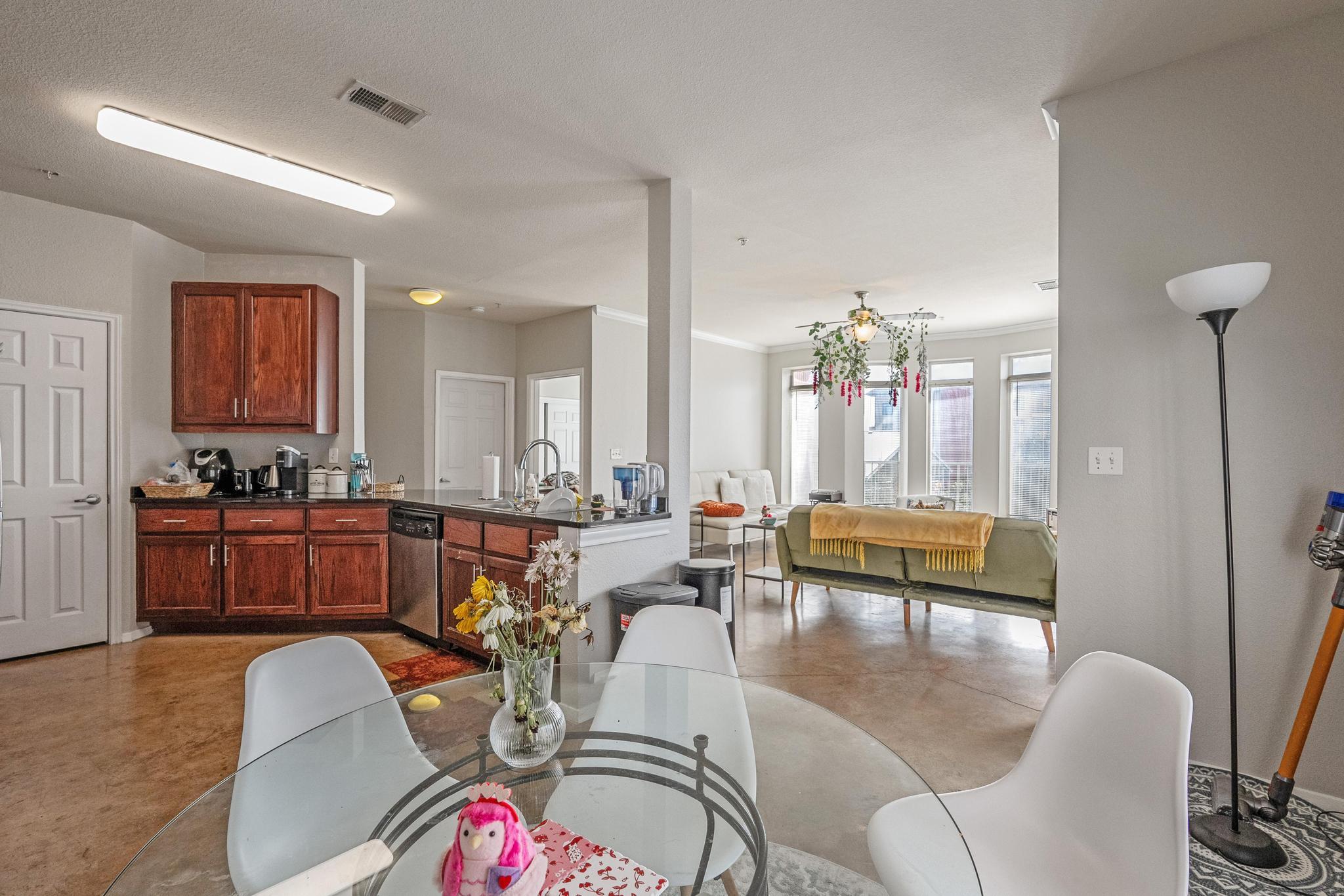 910 W 25th St # 406, Austin, TX 78705