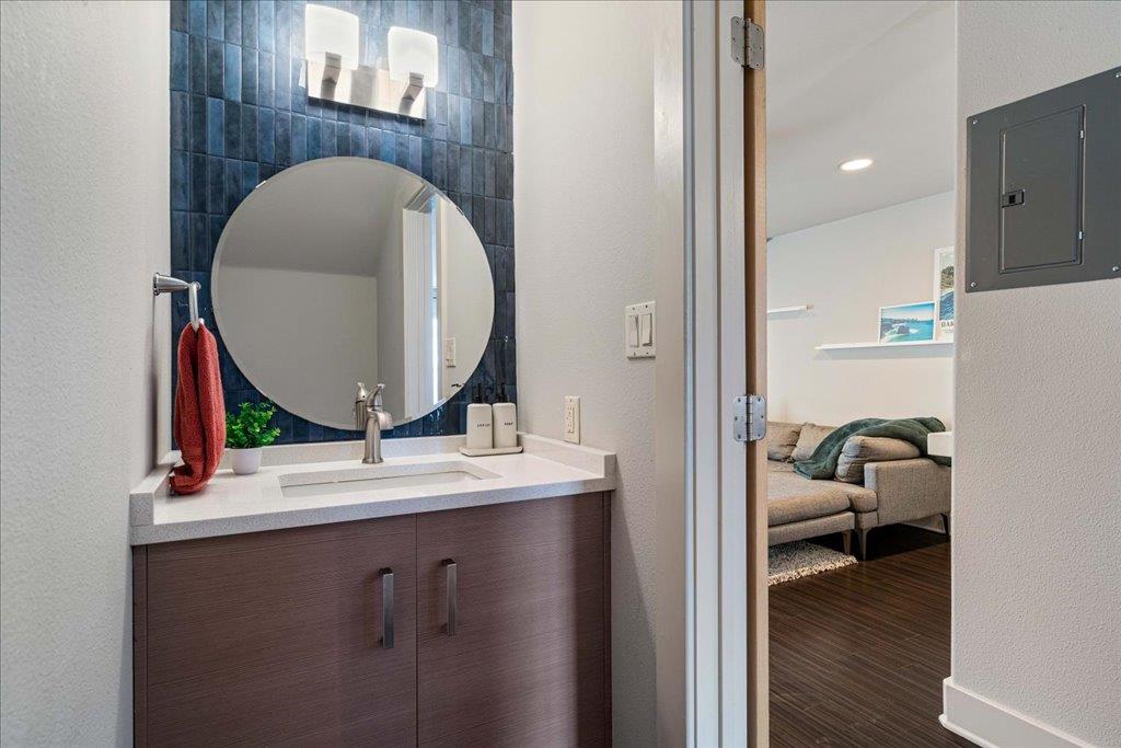 1101 Grove Blvd # 203, Austin, TX 78741