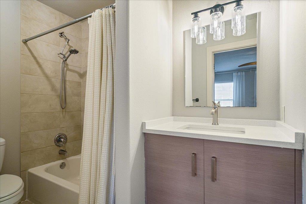 1101 Grove Blvd # 203, Austin, TX 78741