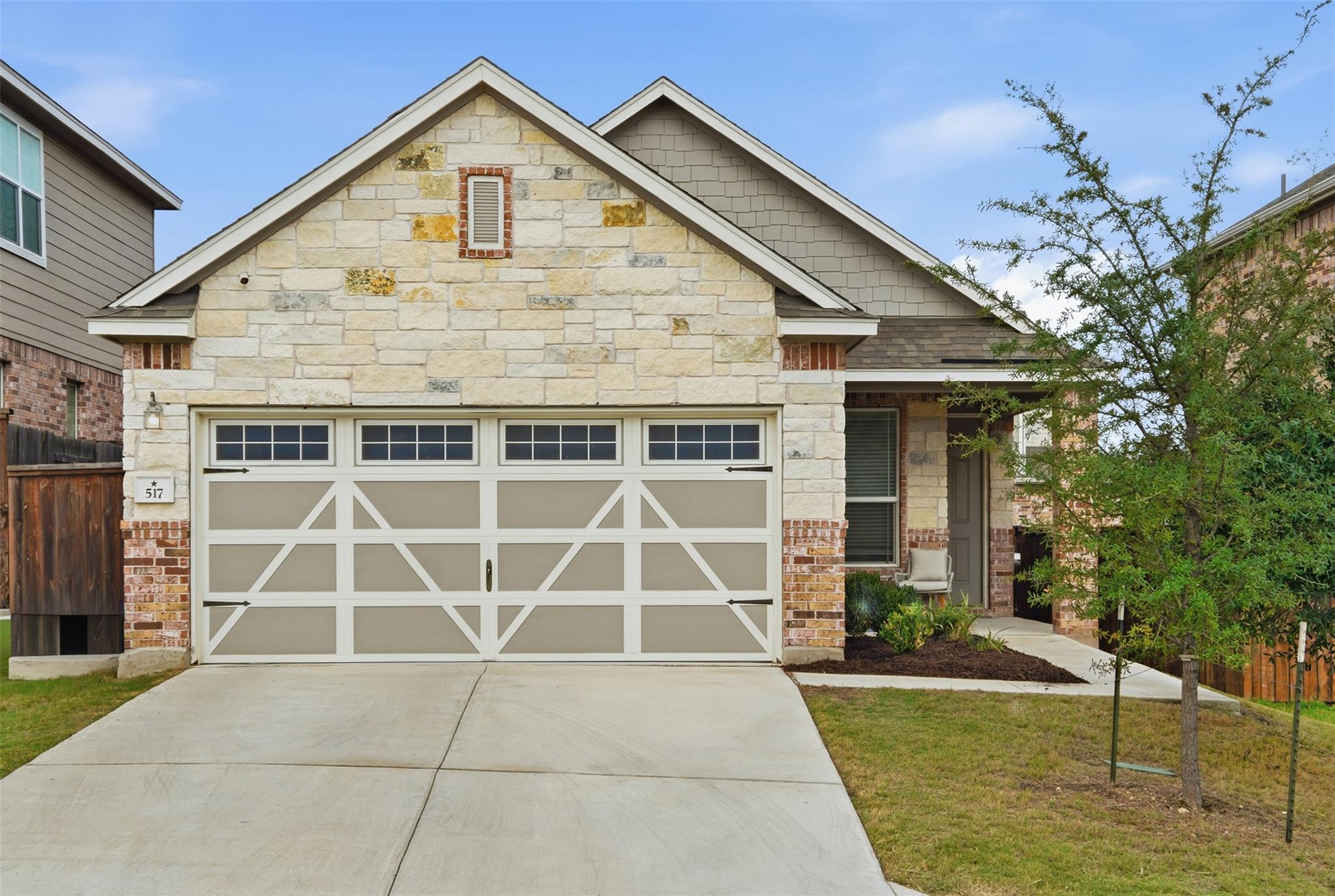 517 Lady Swiss Ln, Hutto, TX 78634