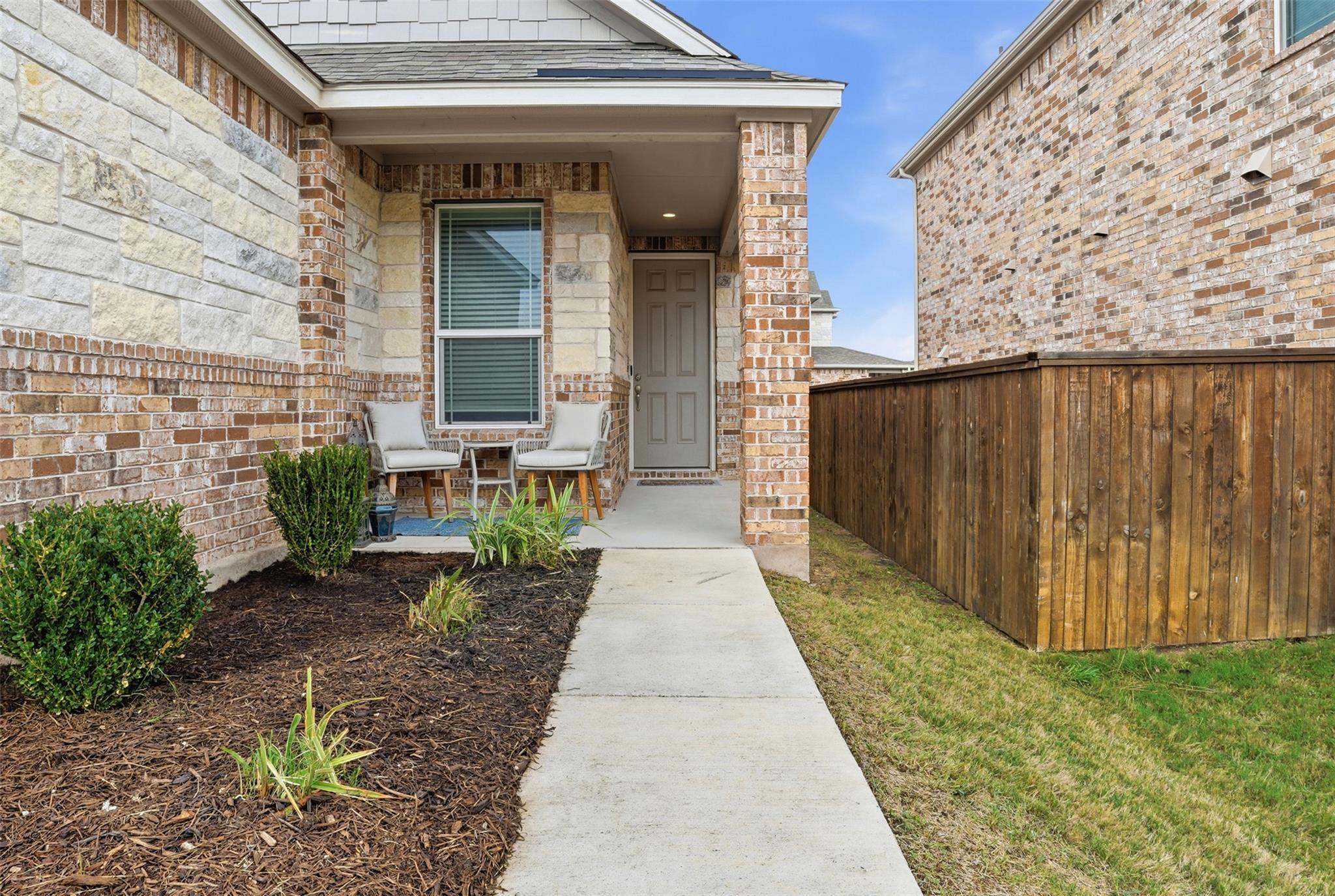 517 Lady Swiss Ln, Hutto, TX 78634