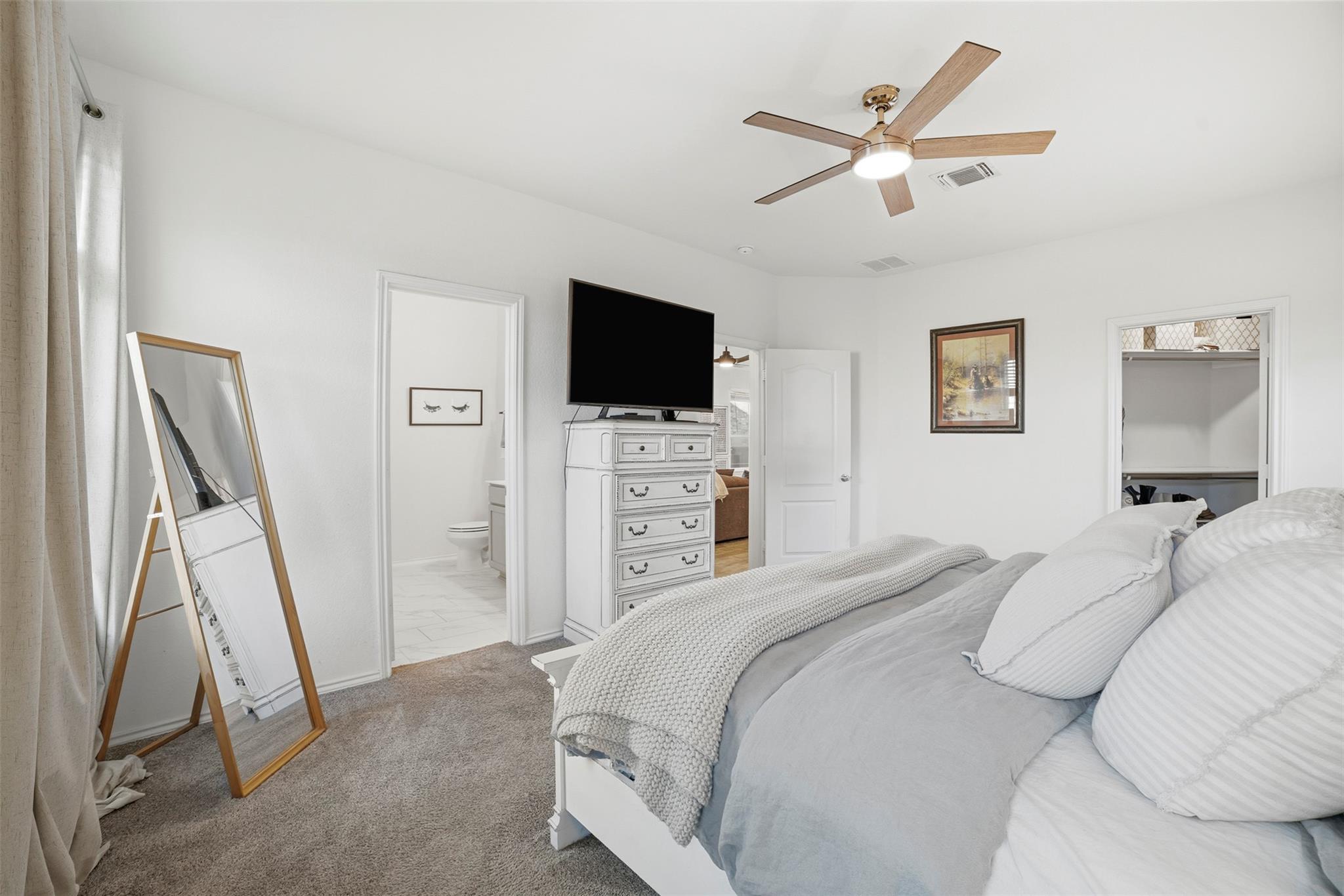 517 Lady Swiss Ln, Hutto, TX 78634