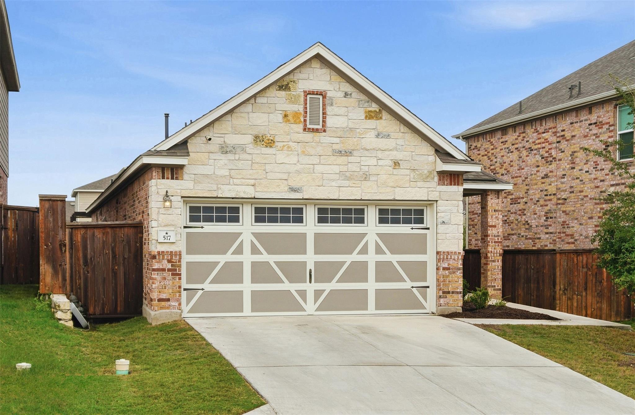 517 Lady Swiss Ln, Hutto, TX 78634