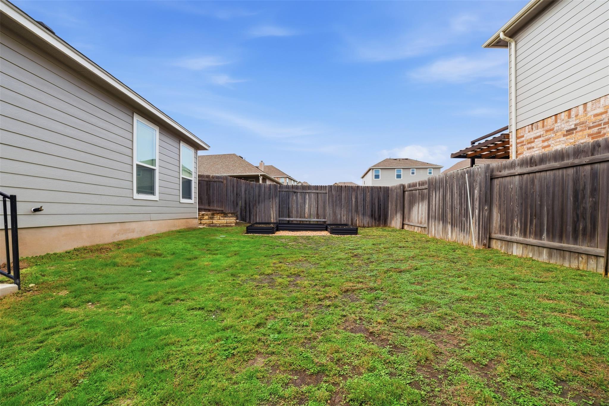 517 Lady Swiss Ln, Hutto, TX 78634