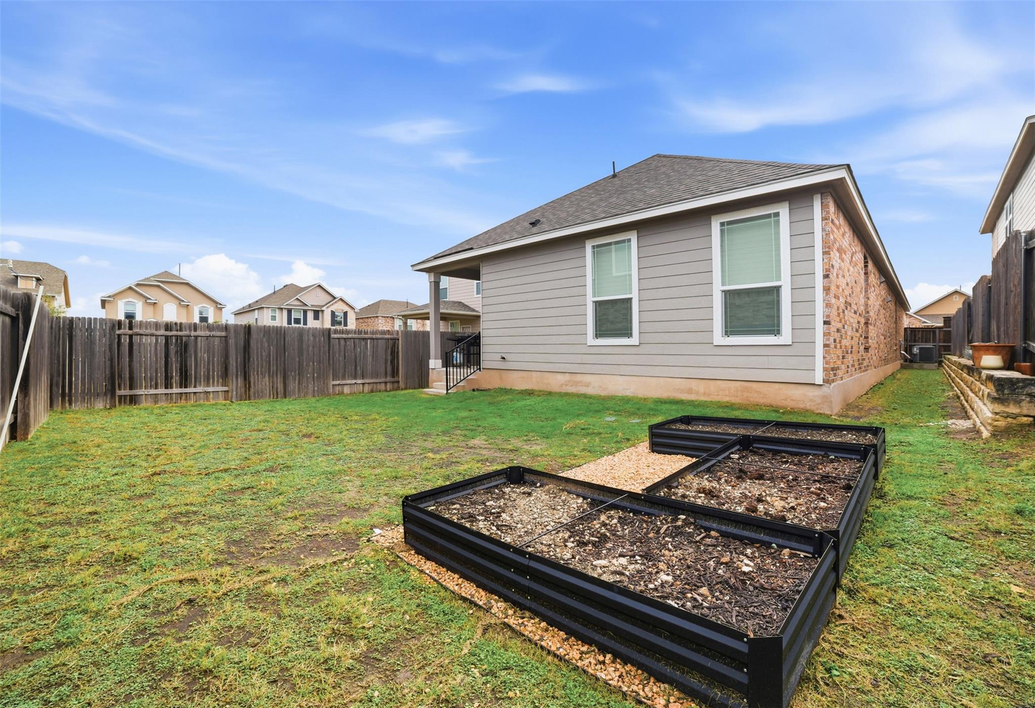 517 Lady Swiss Ln, Hutto, TX 78634