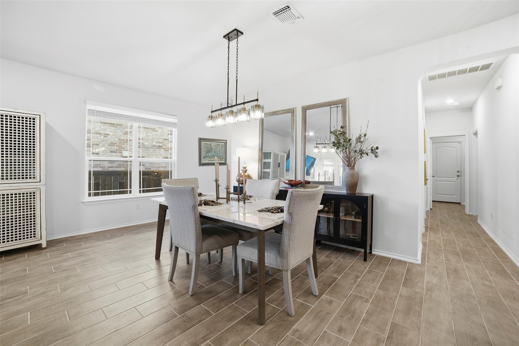 517 Lady Swiss Ln, Hutto, TX 78634