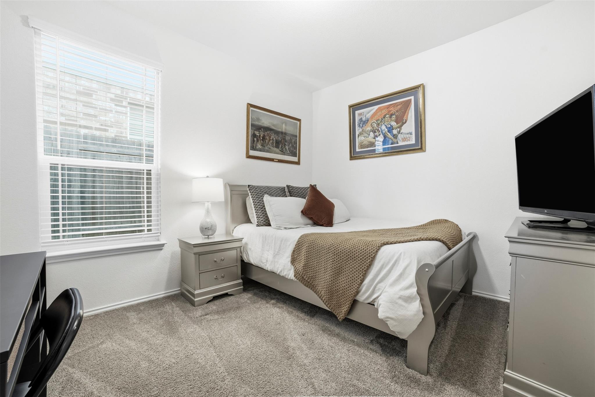 517 Lady Swiss Ln, Hutto, TX 78634