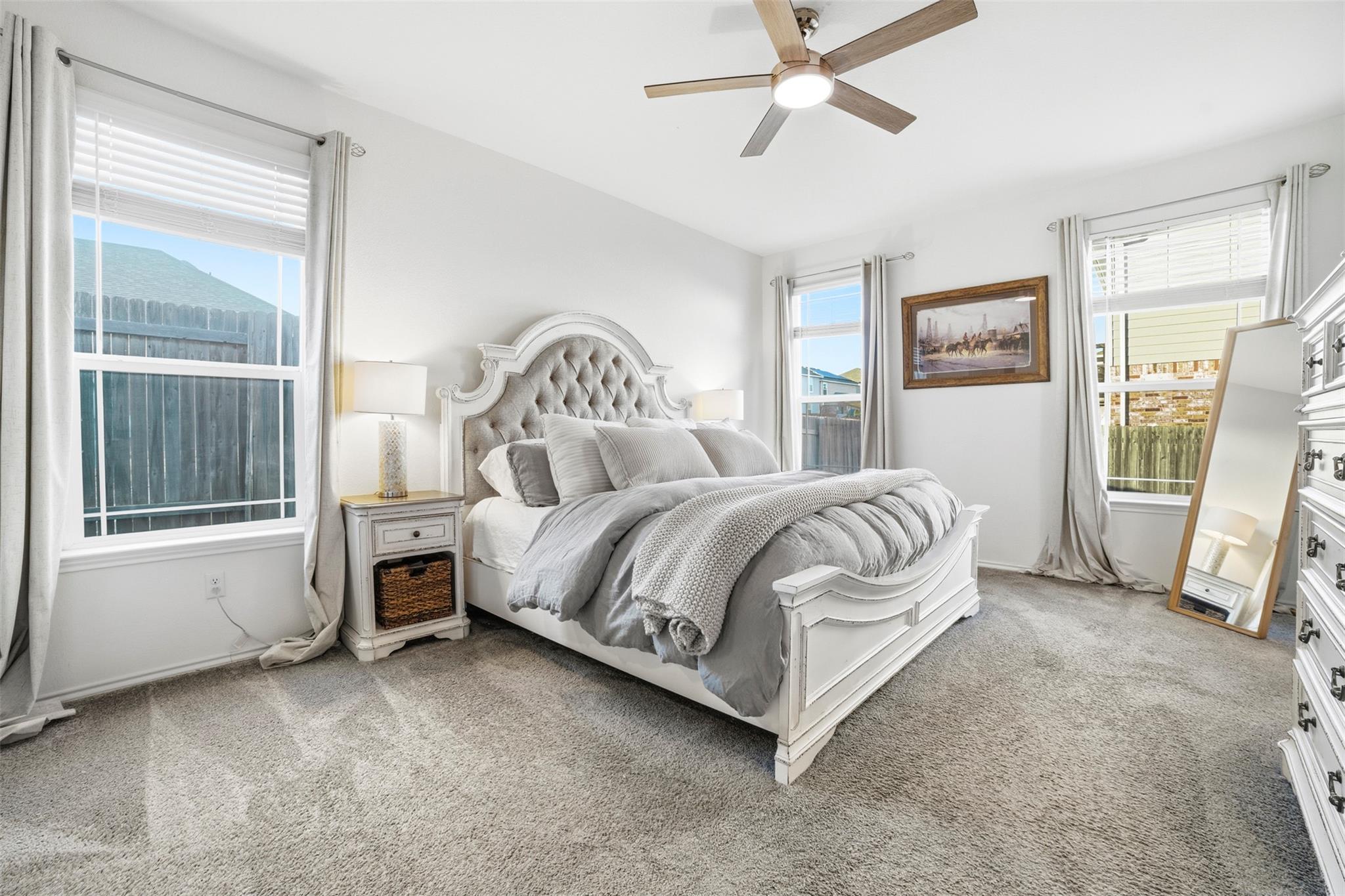 517 Lady Swiss Ln, Hutto, TX 78634