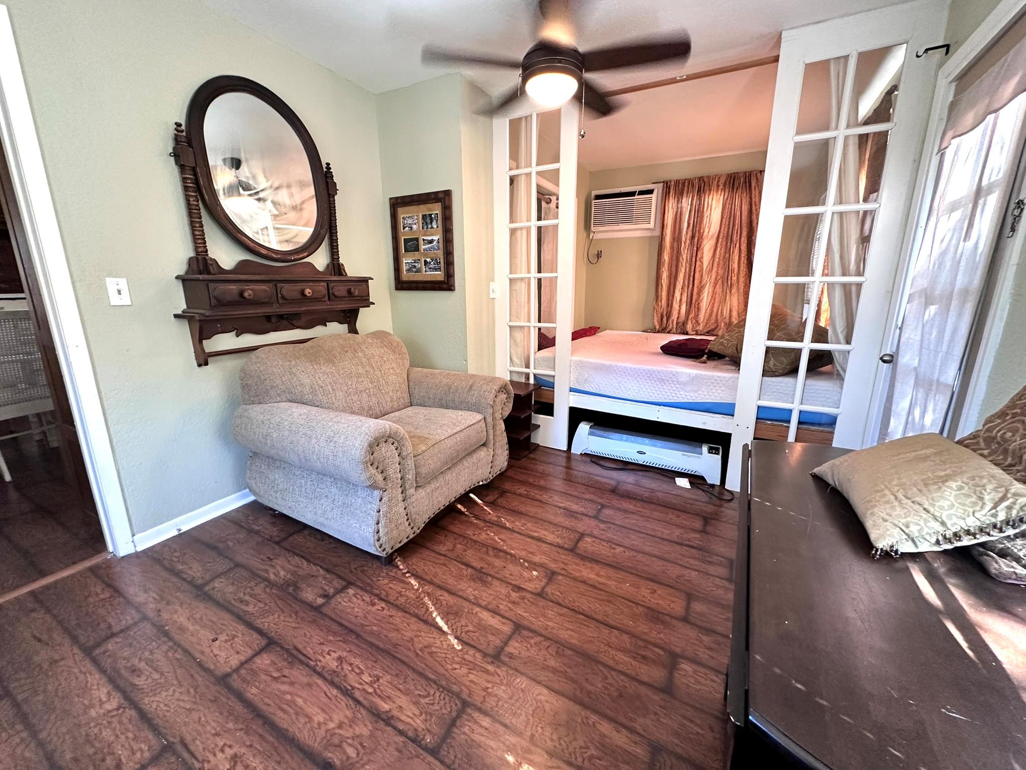 103 Yucca Dr, Johnson City, TX 78636