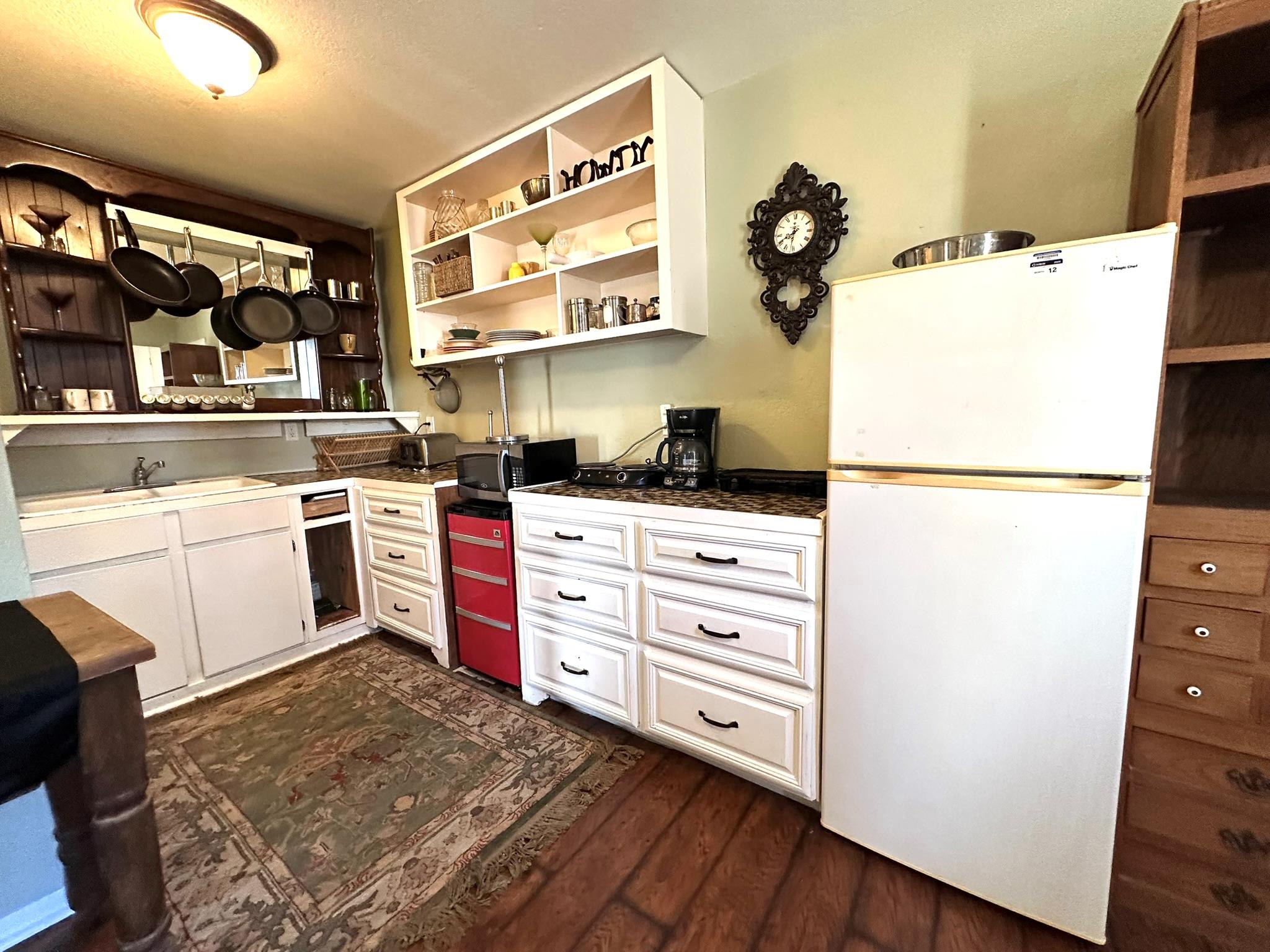 103 Yucca Dr, Johnson City, TX 78636