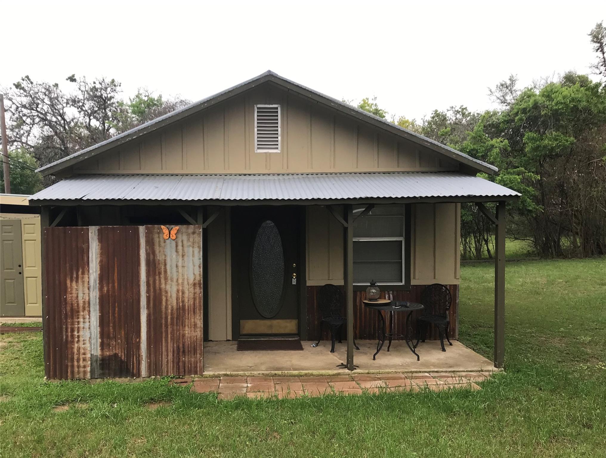 103 Yucca Dr, Johnson City, TX 78636