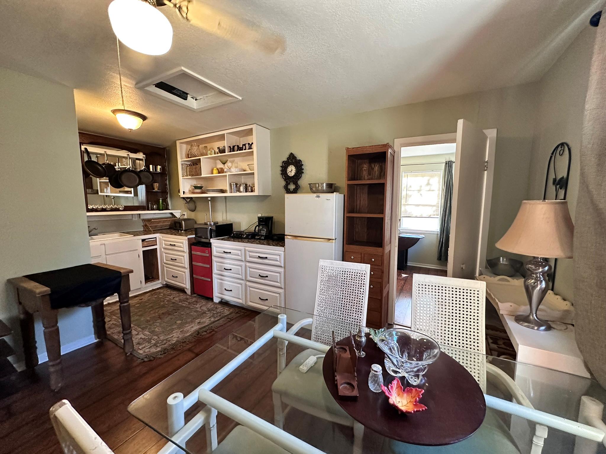 103 Yucca Dr, Johnson City, TX 78636