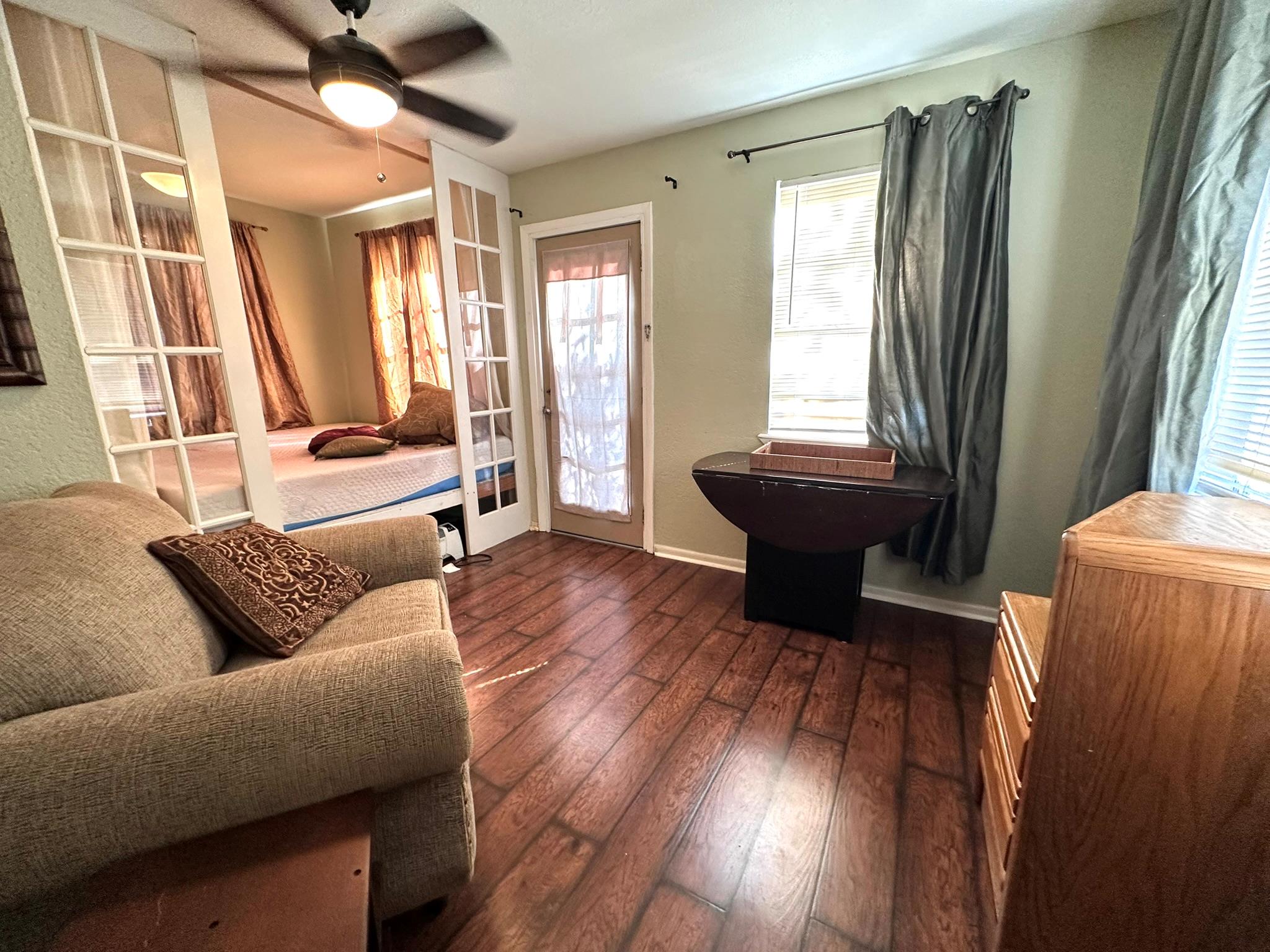 103 Yucca Dr, Johnson City, TX 78636