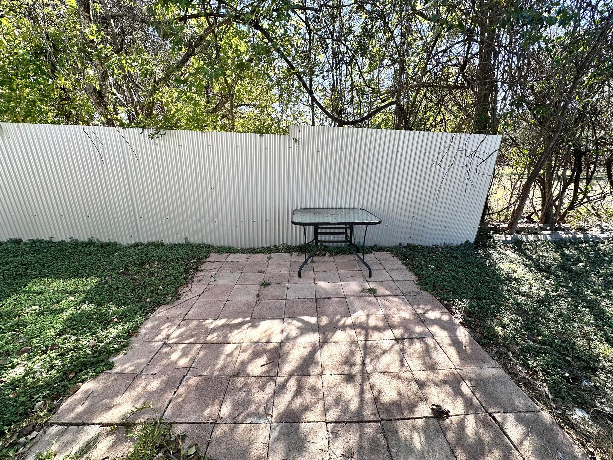 103 Yucca Dr, Johnson City, TX 78636