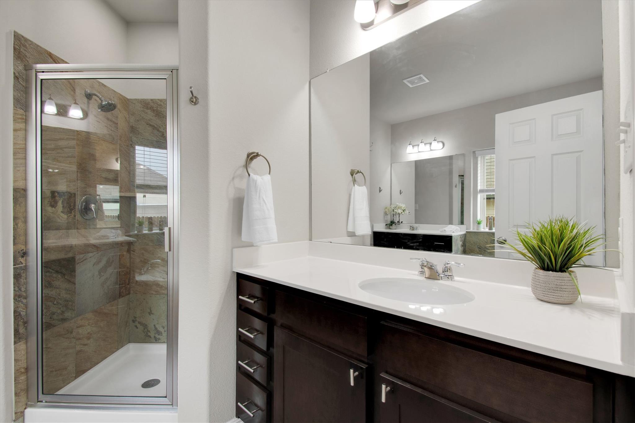 13601 Larrys Ln, Austin, TX 78652