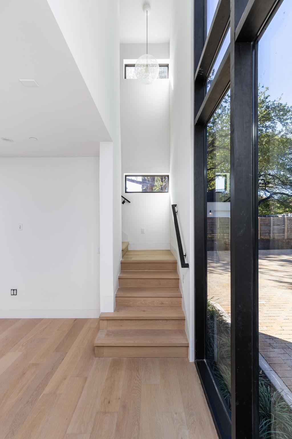 1603 Chelsea Ln # 1, Austin, TX 78704