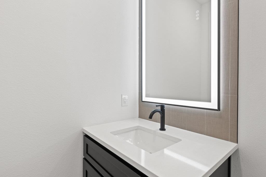 419 Hazeltine Dr, Lakeway, TX 78734