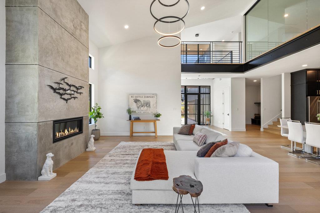 419 Hazeltine Dr, Lakeway, TX 78734