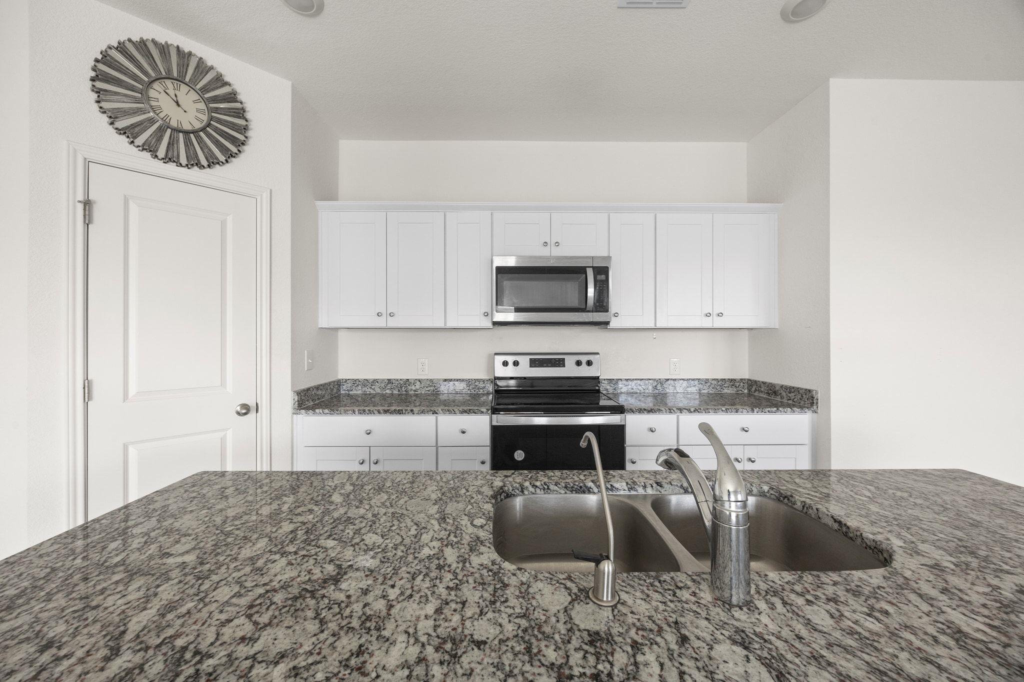 410 Magnum Force Dr, Jarrell, TX 76537