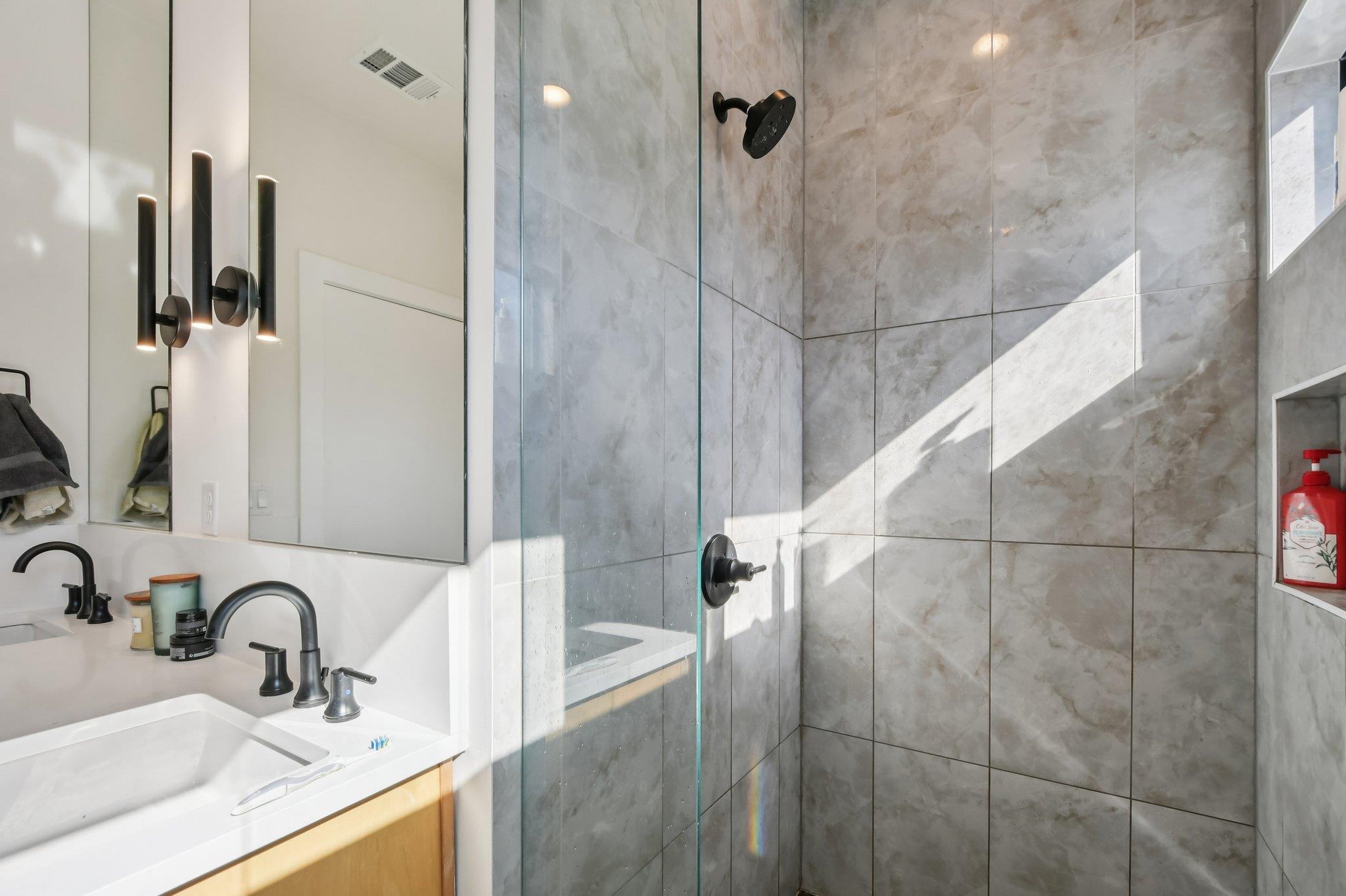 2916 E 13th St # 2, Austin, TX 78702