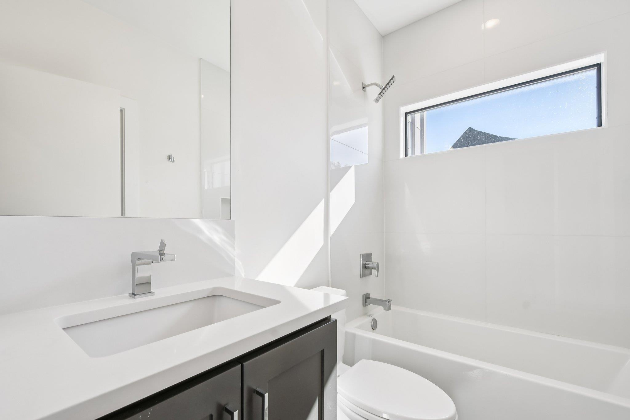 2916 E 13th St # 2, Austin, TX 78702