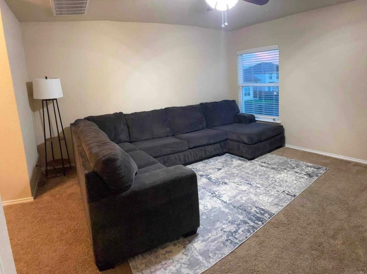 9626 Common Law, Converse, TX 78109