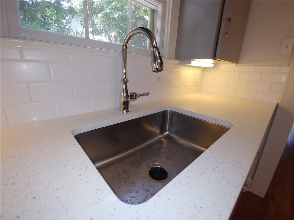 711 W Johanna St, Austin, TX 78704