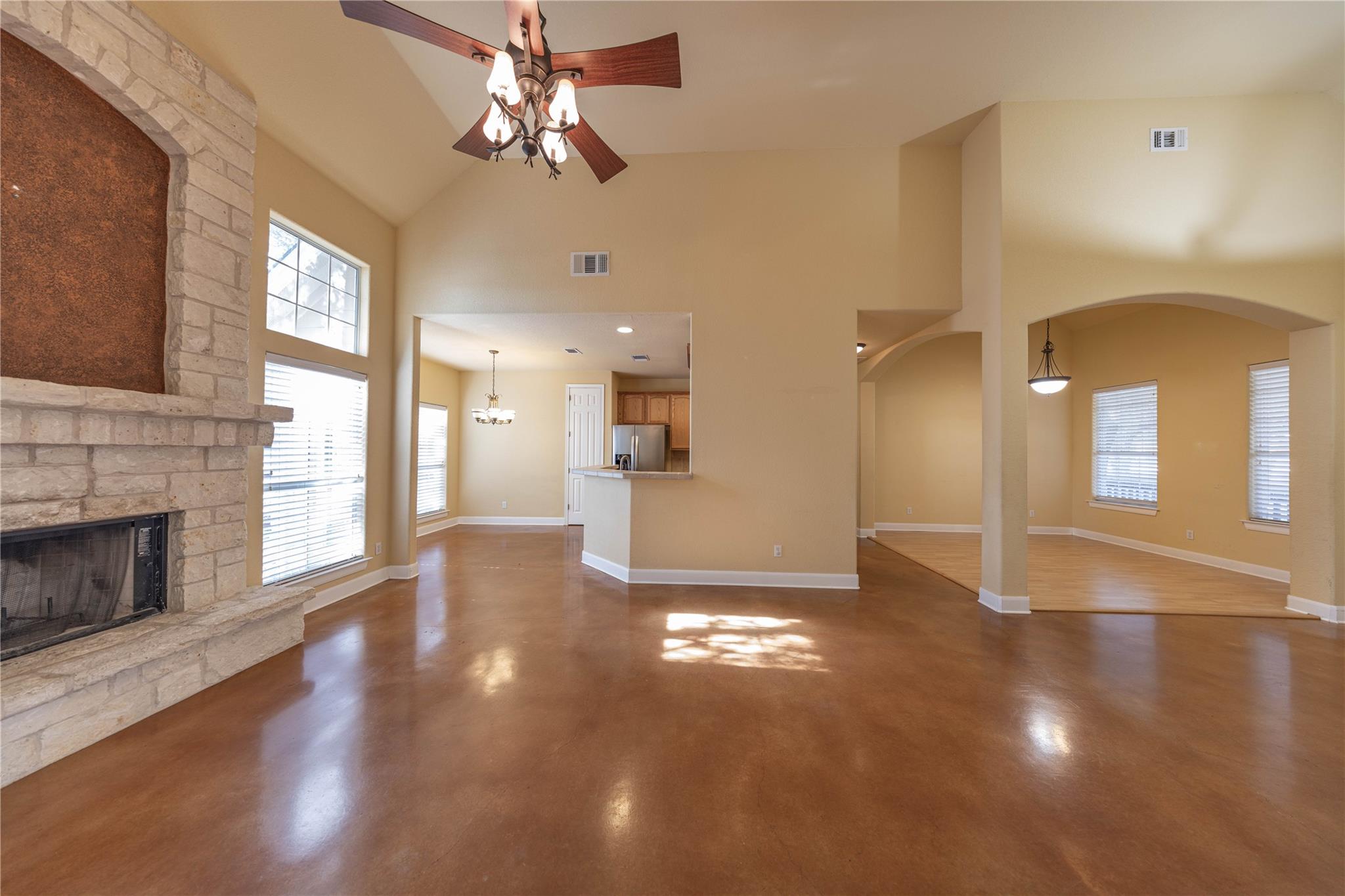 6 Pebblebrook Ln, Wimberley, TX 78676