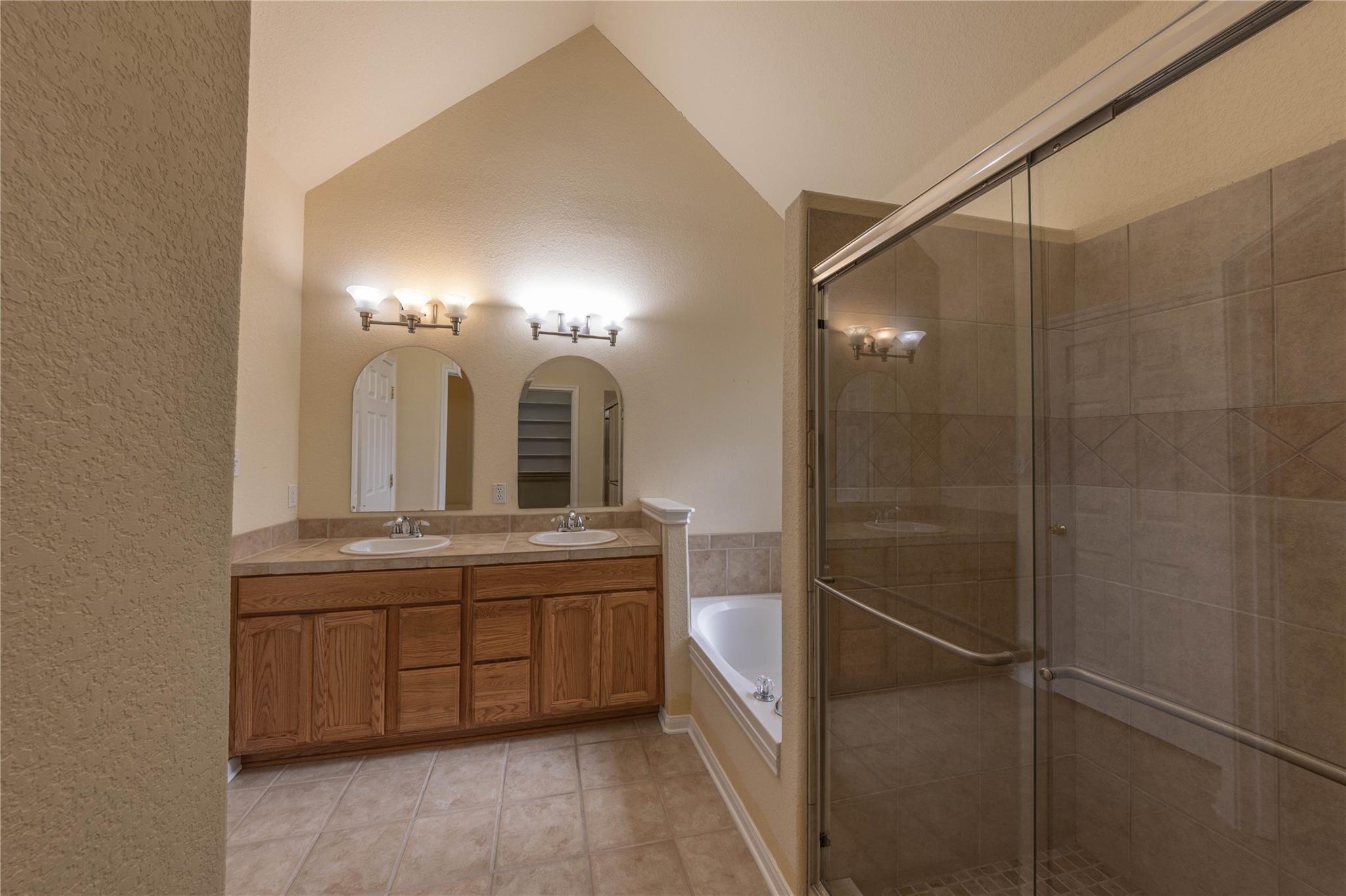 6 Pebblebrook Ln, Wimberley, TX 78676