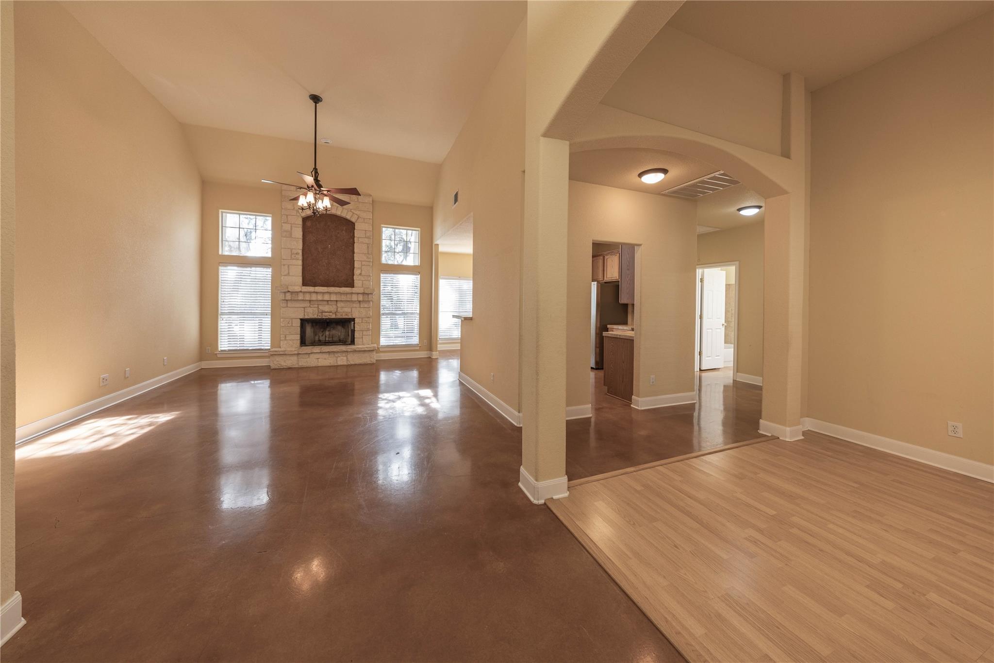 6 Pebblebrook Ln, Wimberley, TX 78676