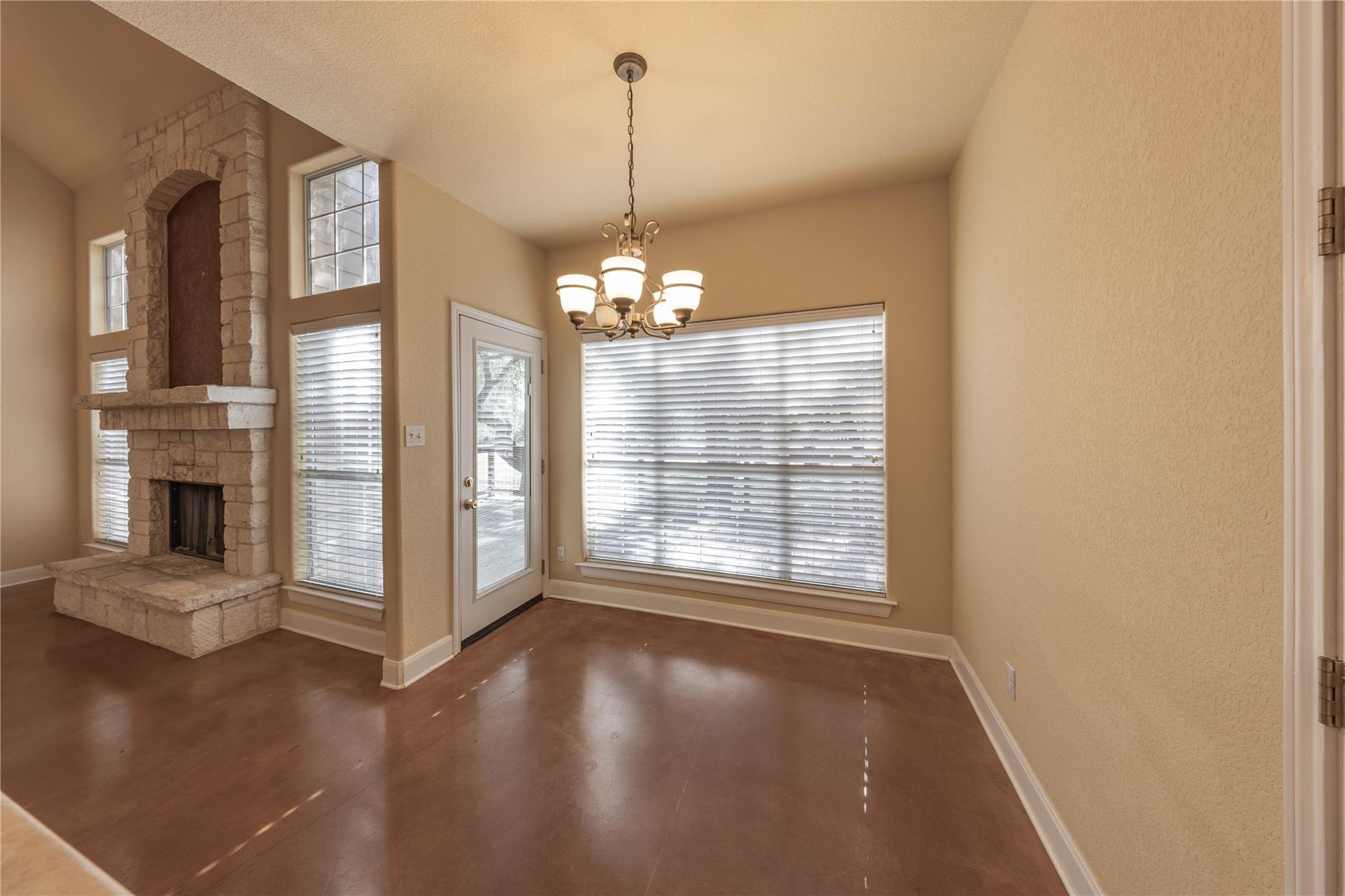 6 Pebblebrook Ln, Wimberley, TX 78676