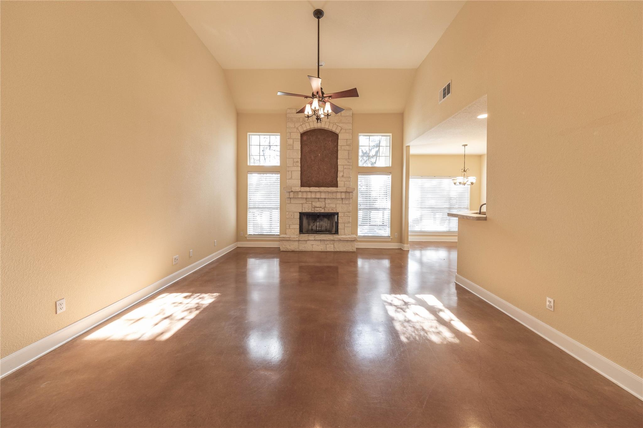 6 Pebblebrook Ln, Wimberley, TX 78676