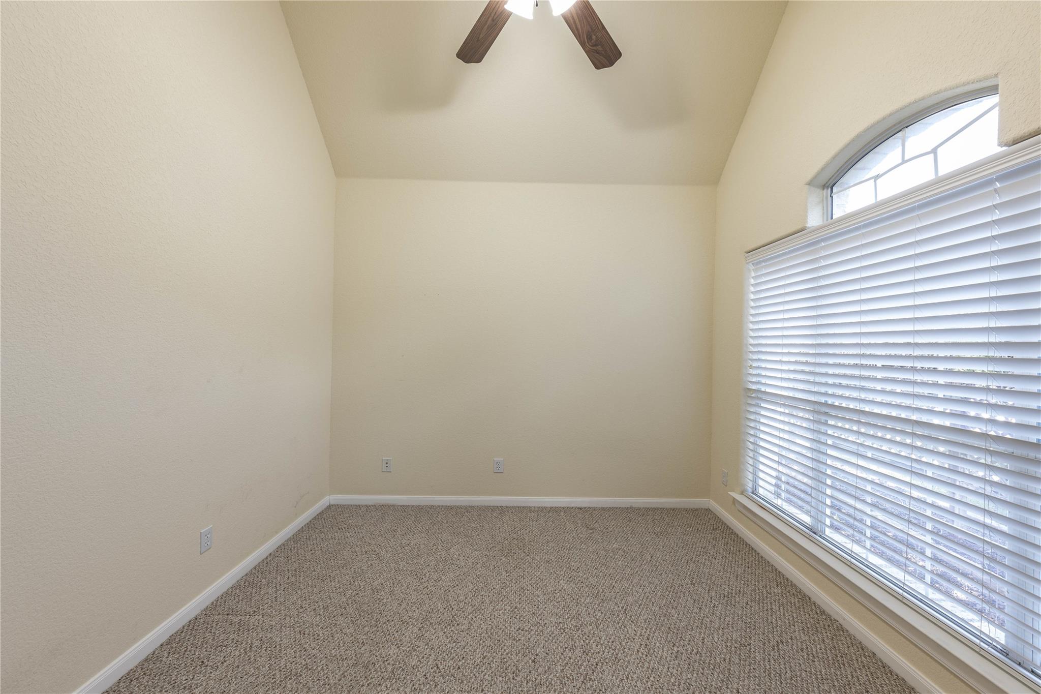 6 Pebblebrook Ln, Wimberley, TX 78676