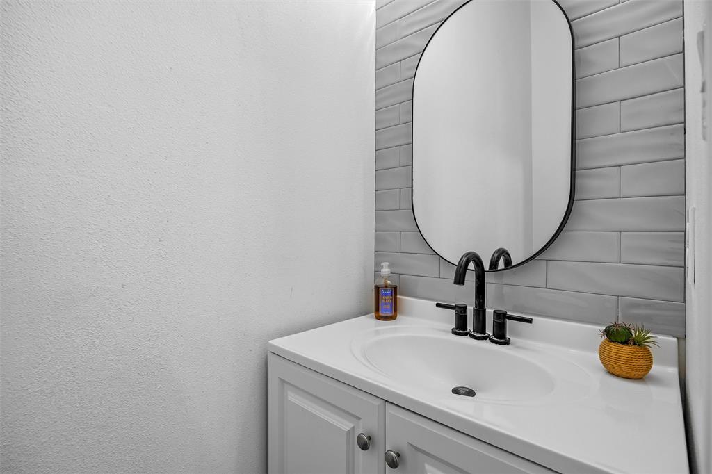 2230 Farm to Market 713, Lockhart, TX 78644