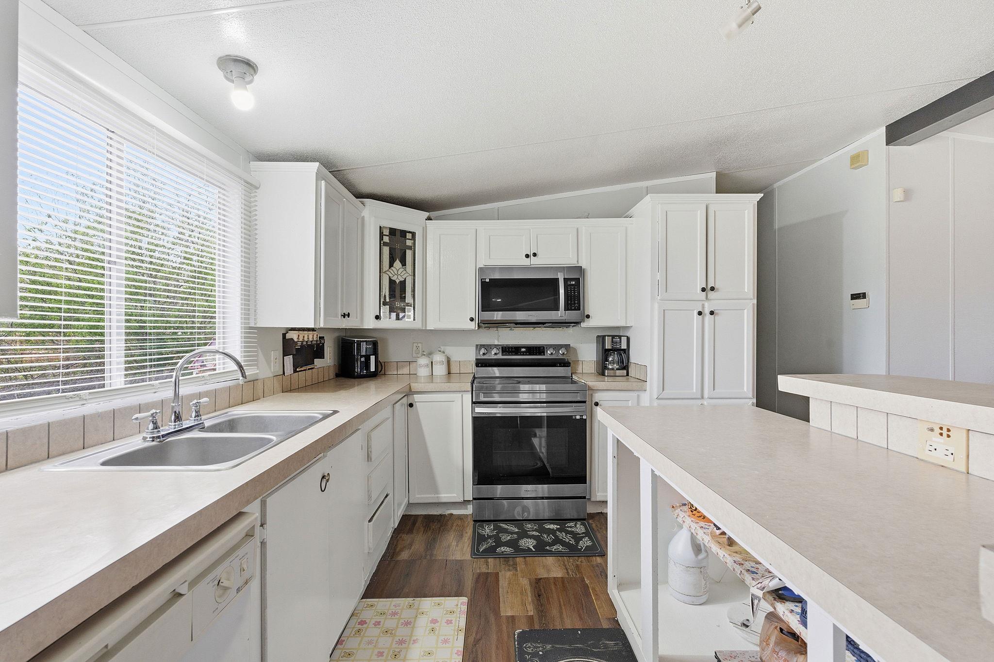 344 Coronado Ln, Kyle, TX 78640