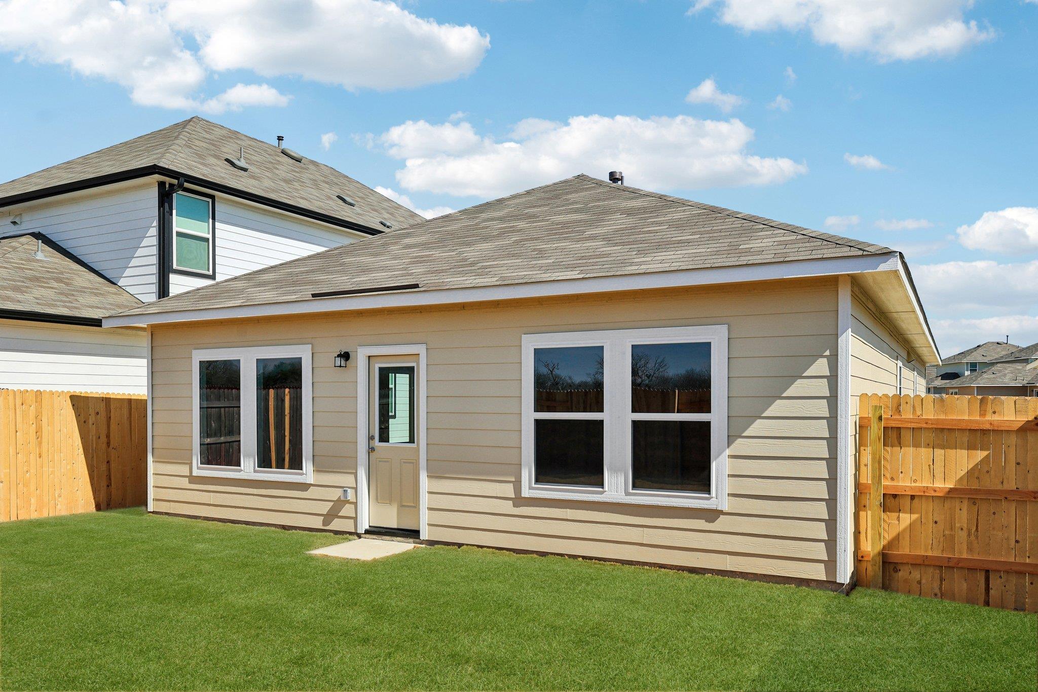 319 Haywood Manor, Maxwell, TX 78656