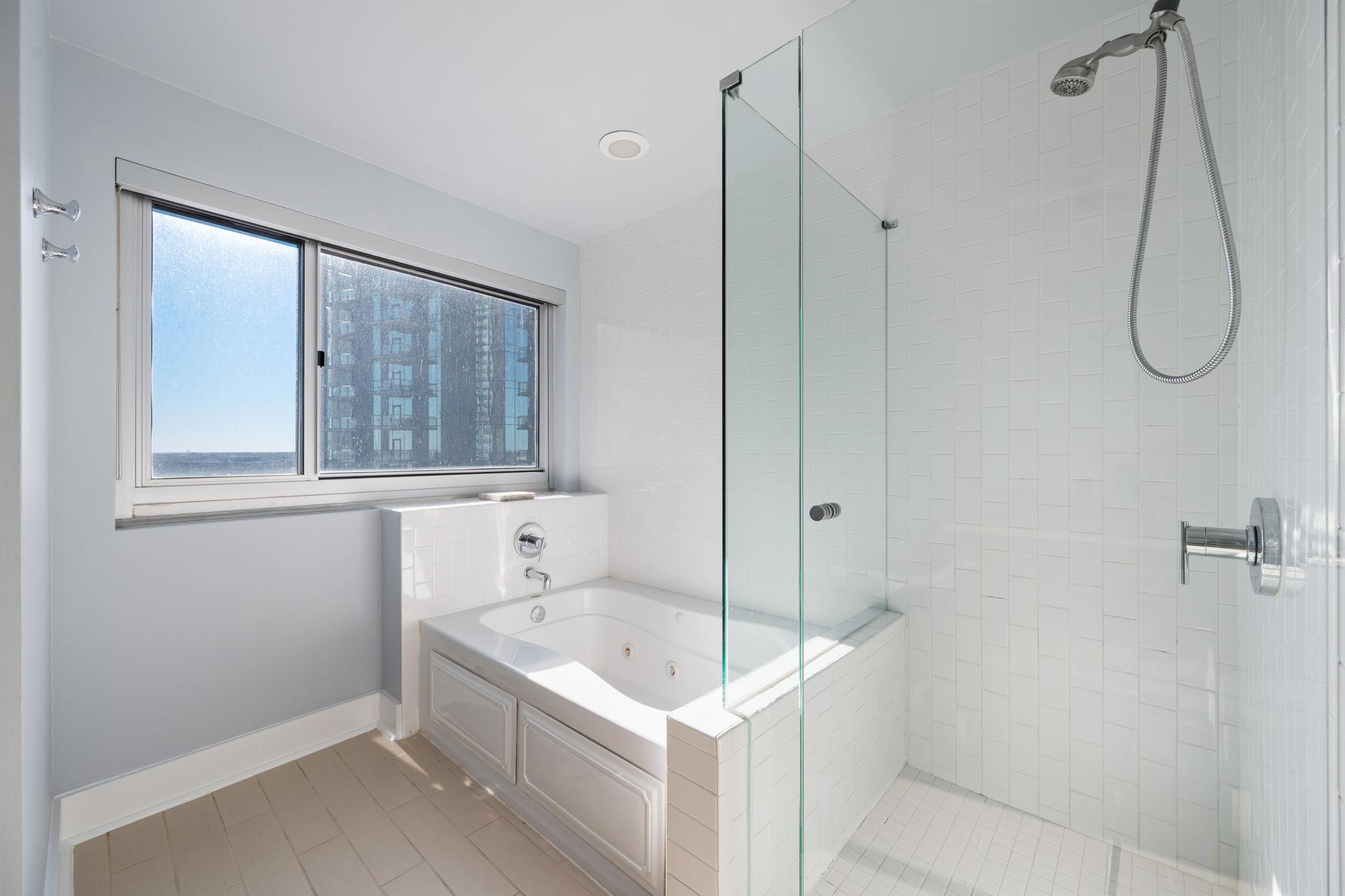 603 Davis St # 2009, Austin, TX 78701