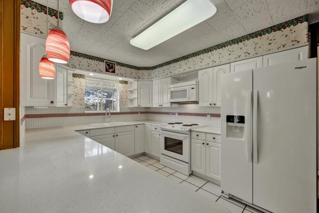 116 CRESTVIEW DR Dr, Canyon Lake, TX 78133