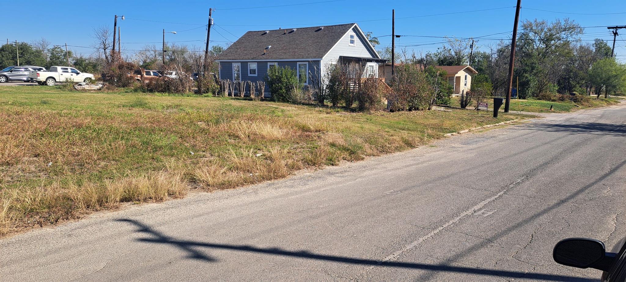 304 Burkett St, Taylor, TX 76574