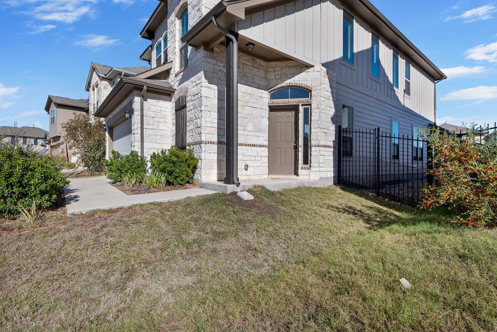 213 Mayney Ln, Leander, TX 78641