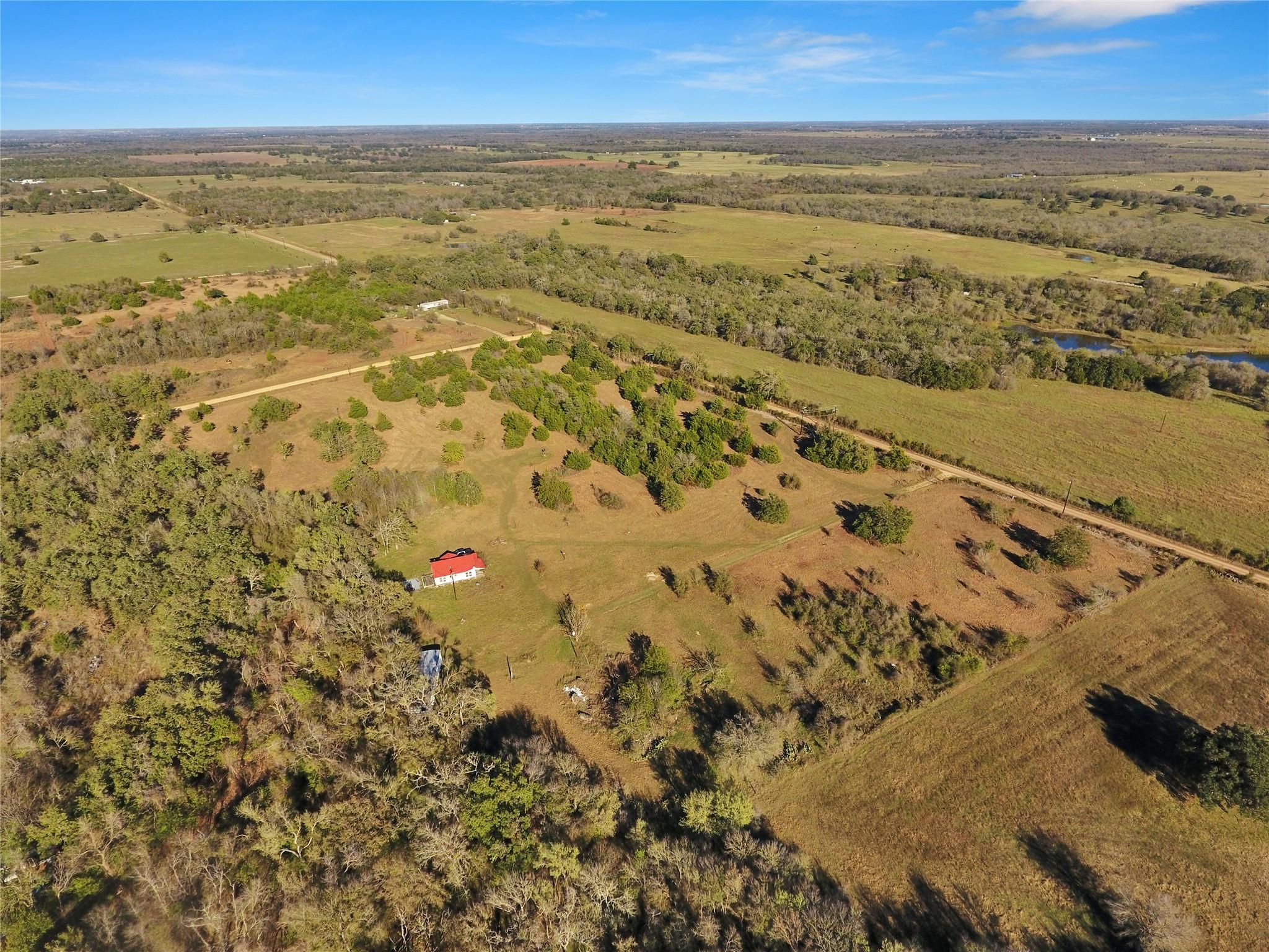 2146 County Road 418, Thorndale, TX 76577