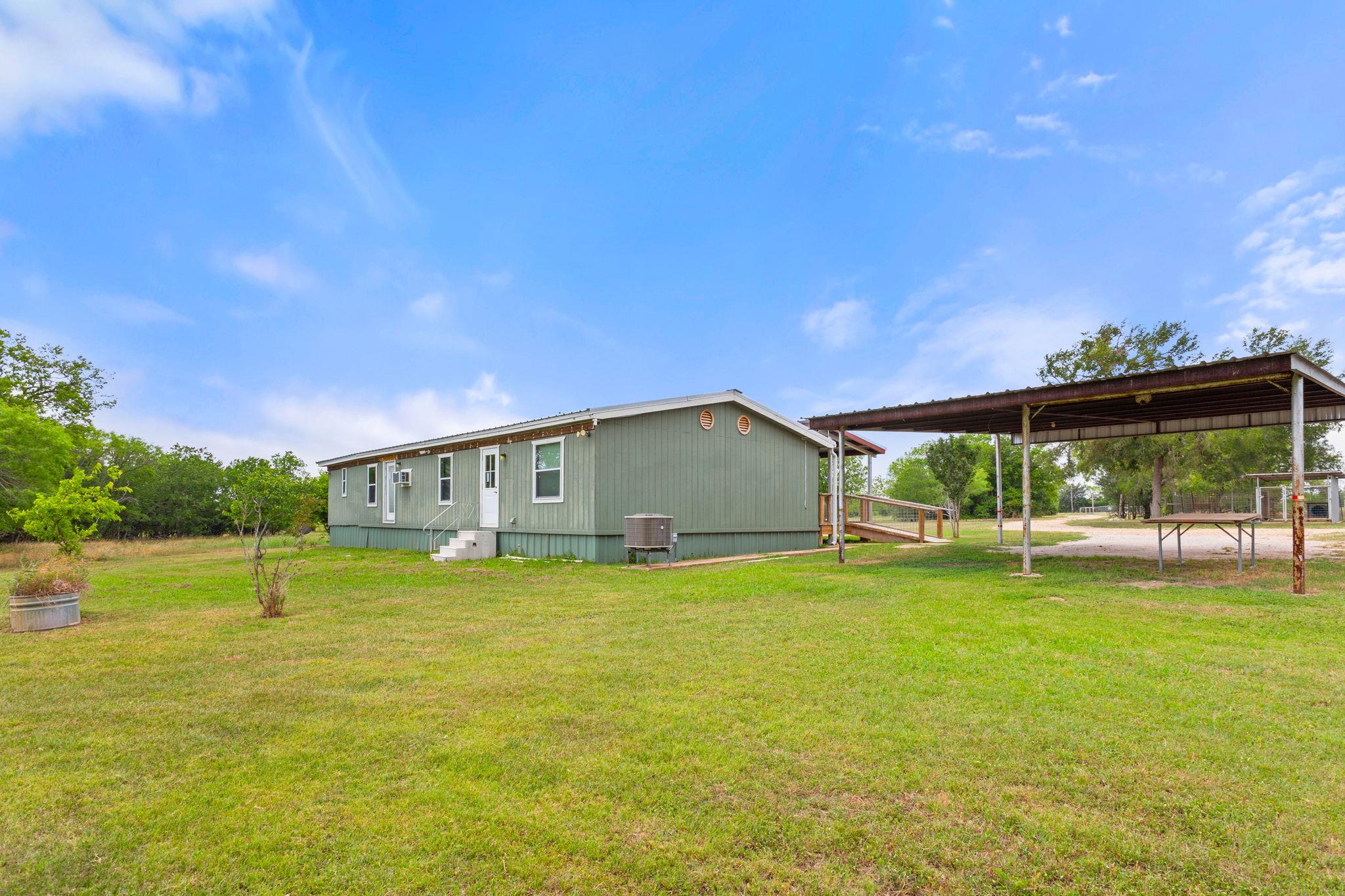 411 Fm 86 Highway, Red Rock, TX 78662