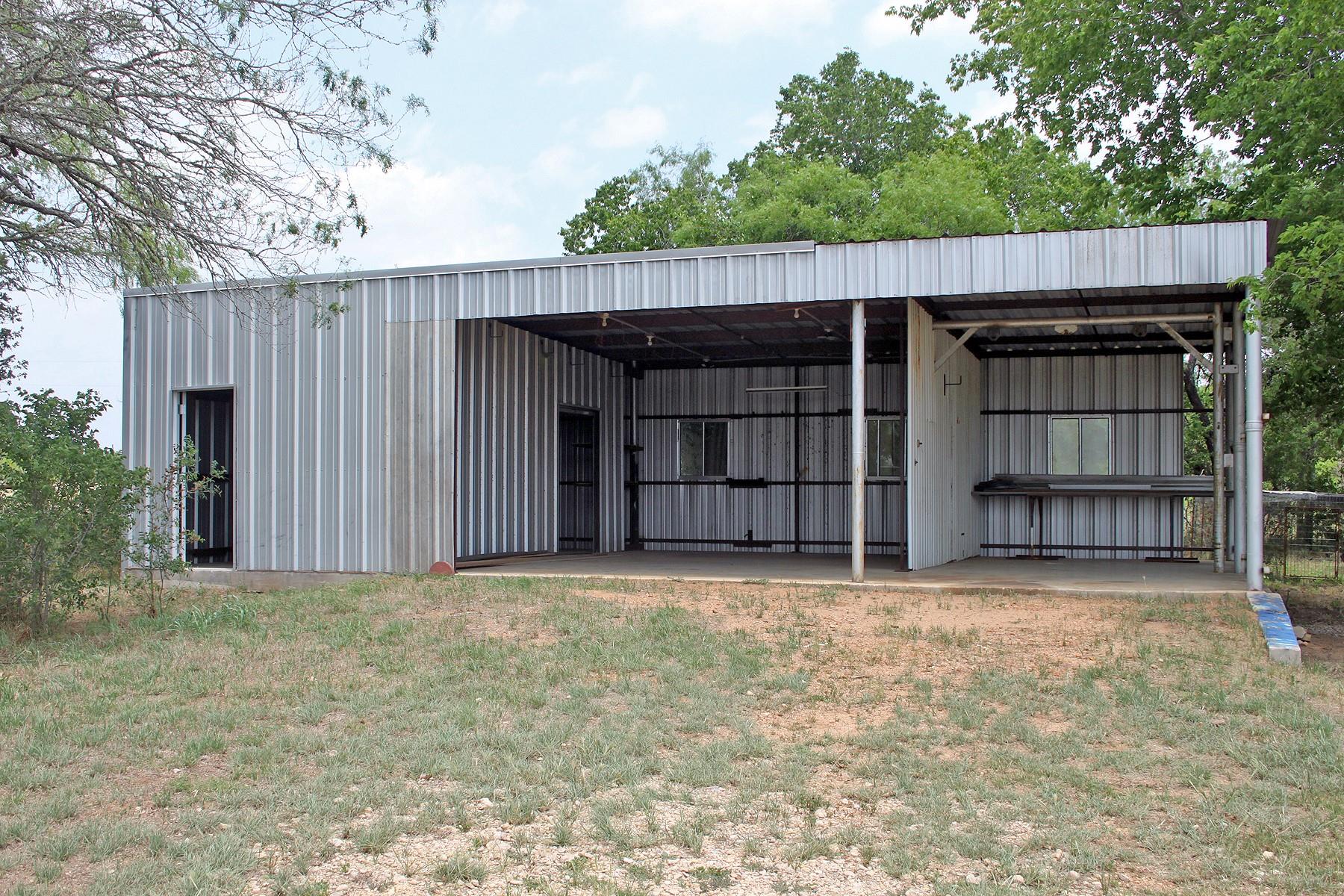 411 Fm 86 Highway, Red Rock, TX 78662