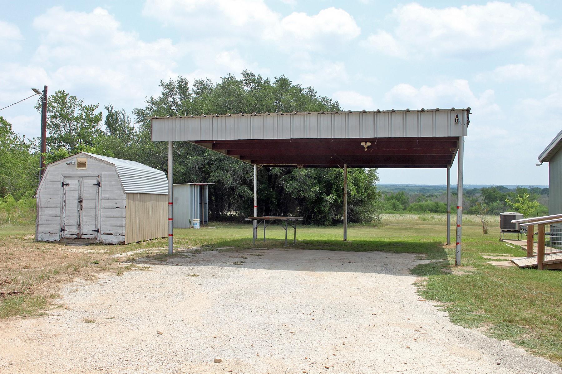 411 Fm 86 Highway, Red Rock, TX 78662