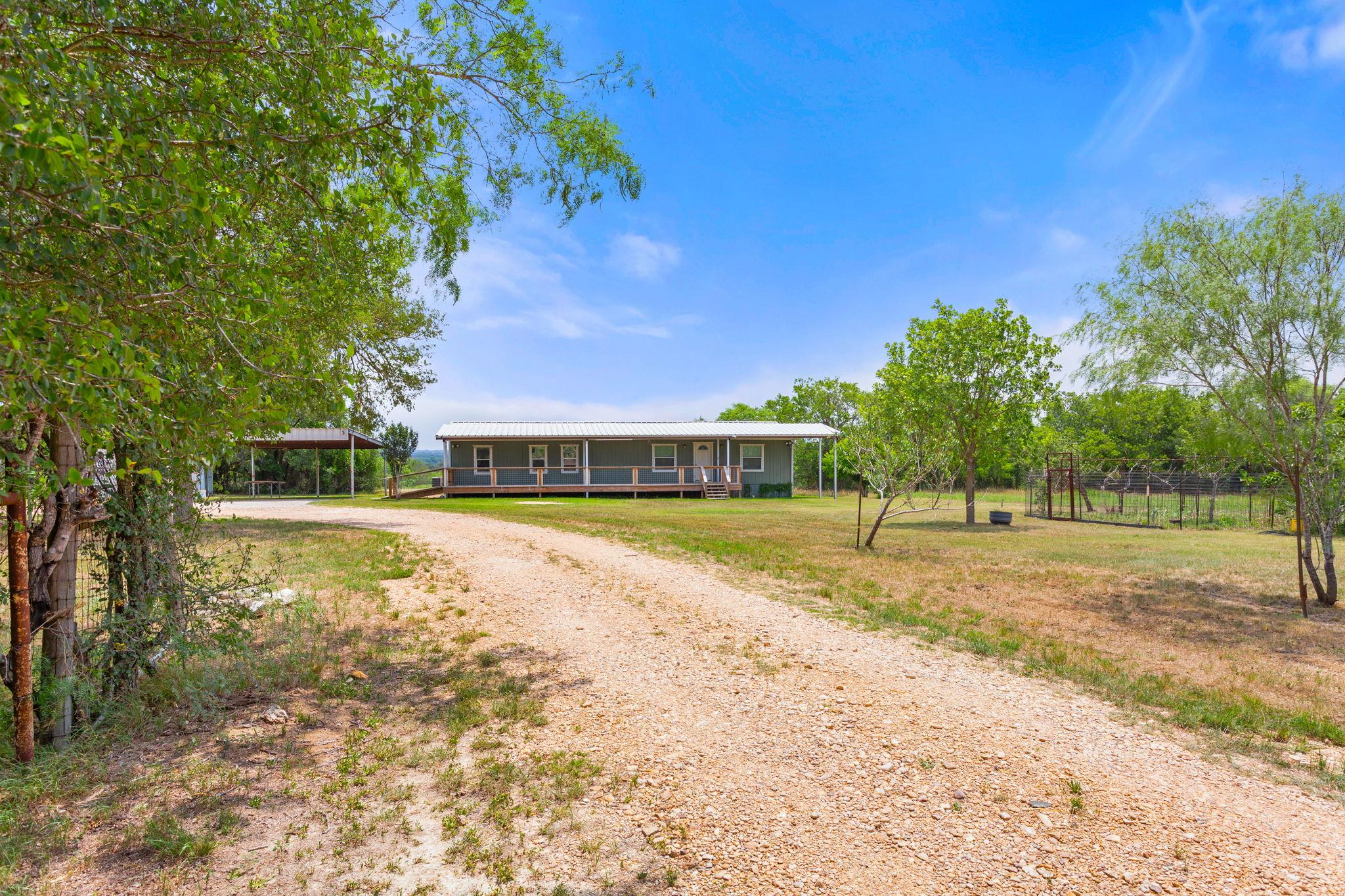 411 Fm 86 Highway, Red Rock, TX 78662