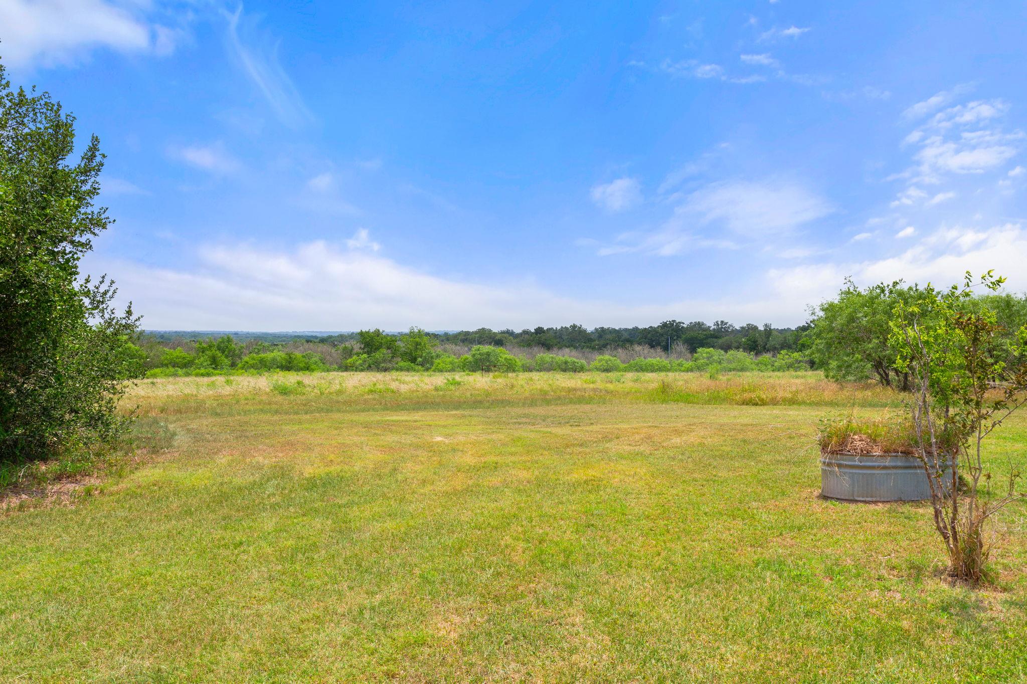 411 Fm 86 Highway, Red Rock, TX 78662