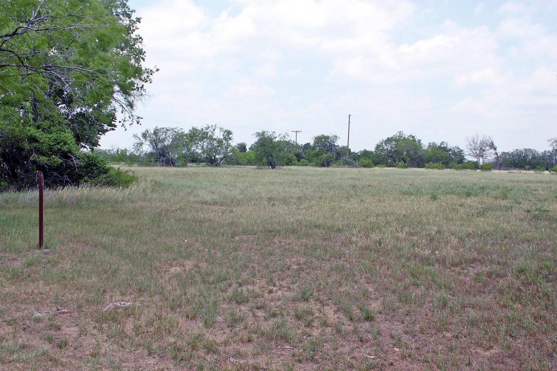 411 Fm 86 Highway, Red Rock, TX 78662