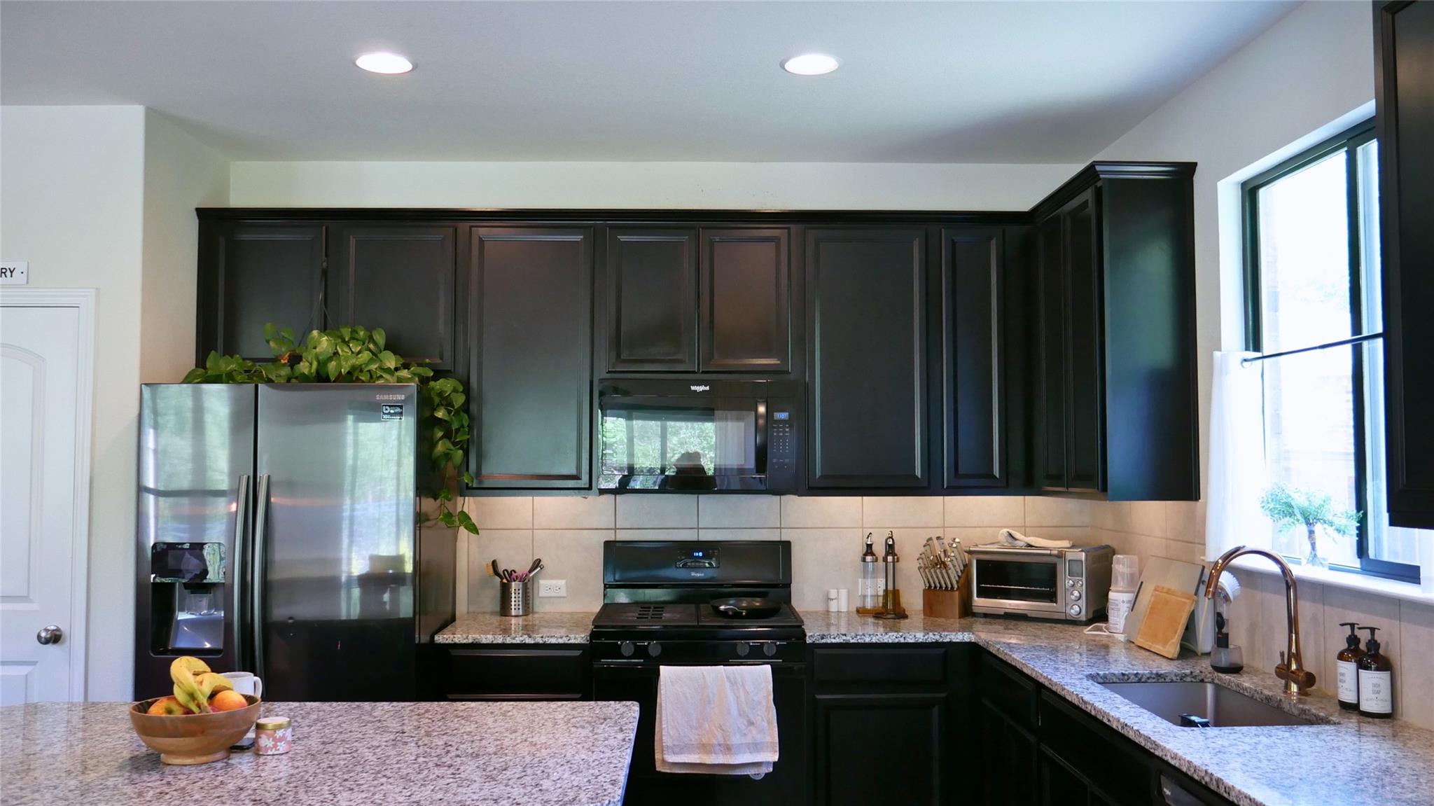 1050 Kenney Fort Xing # 16, Round Rock, TX 78665