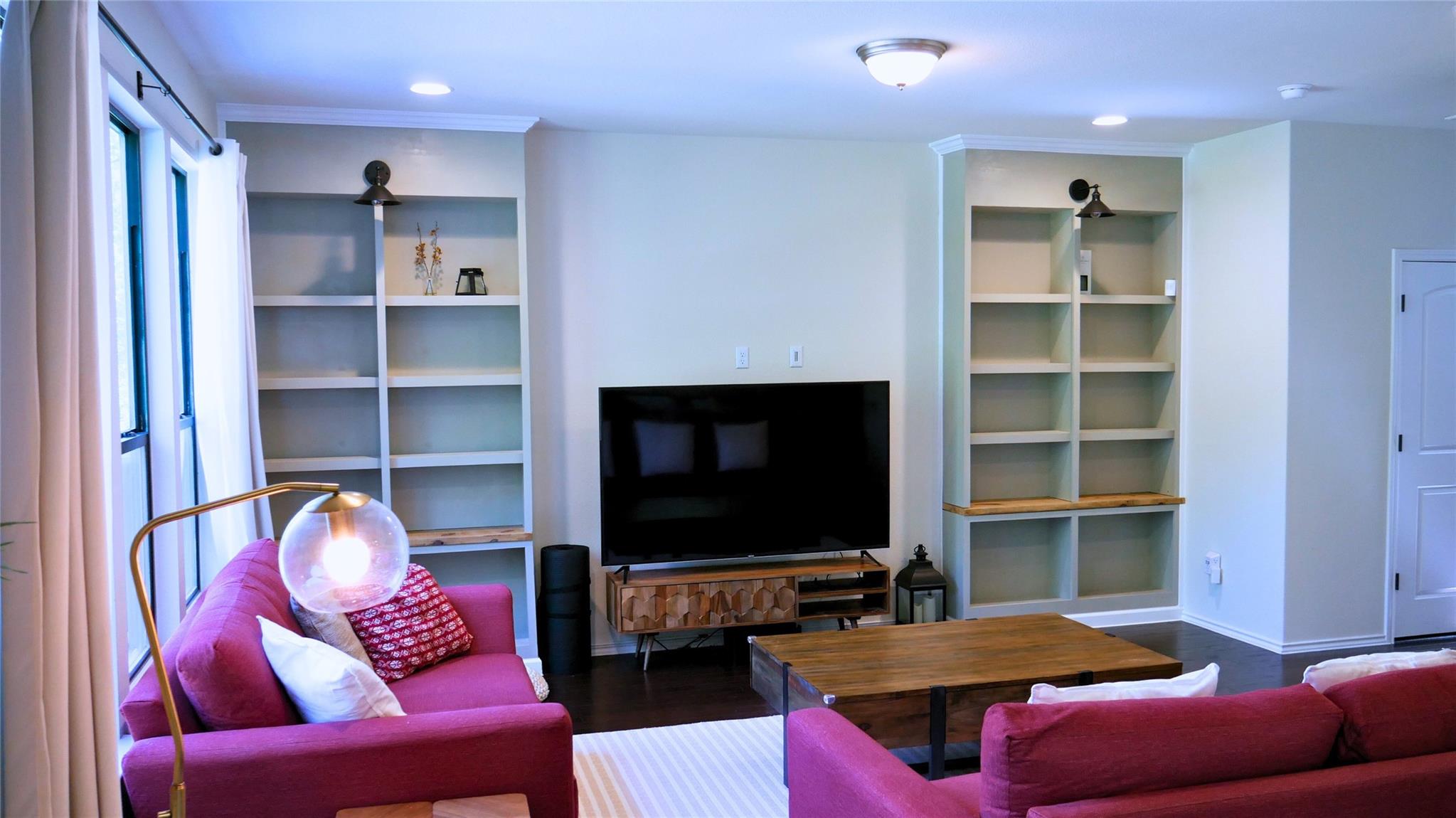 1050 Kenney Fort Xing # 16, Round Rock, TX 78665